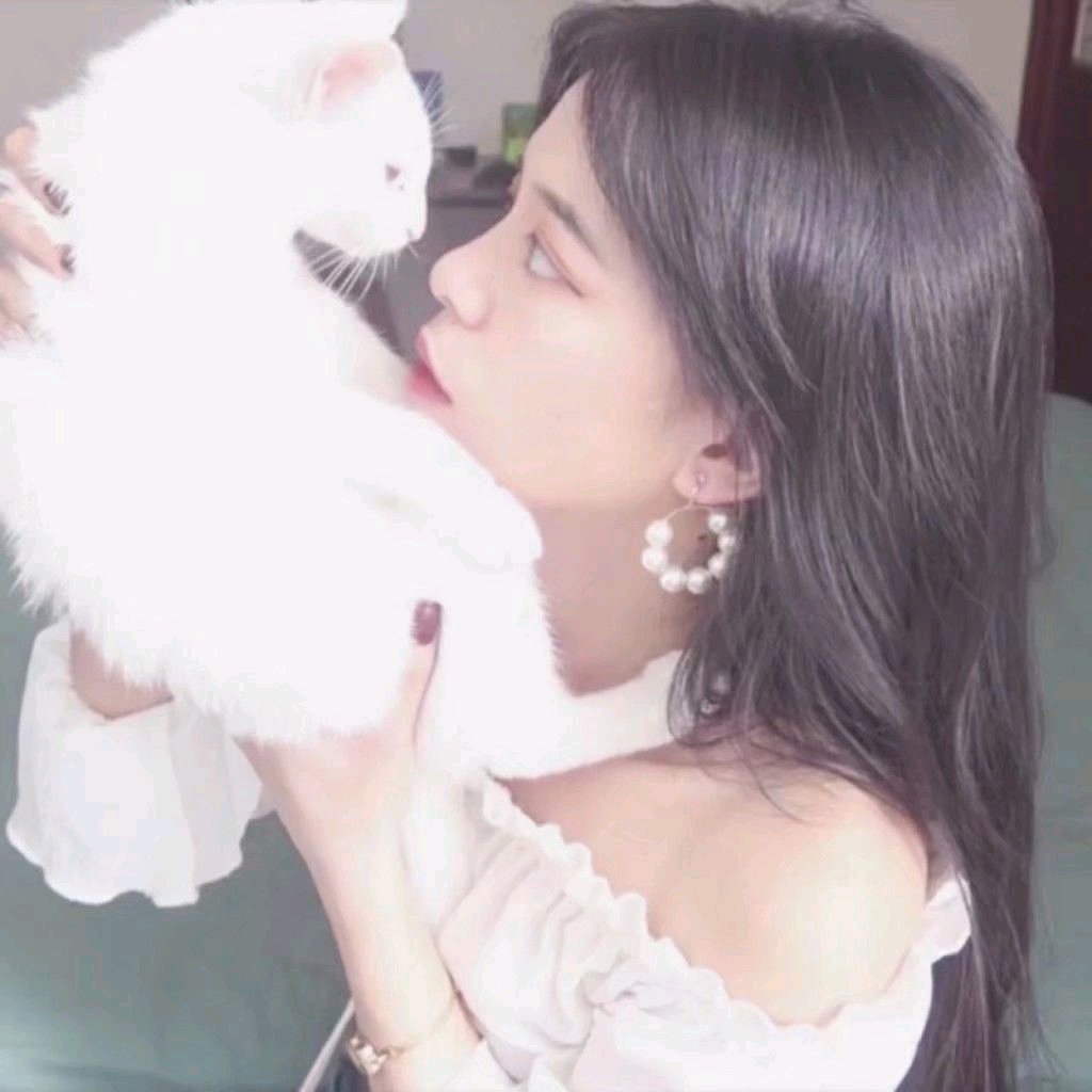 微信粉嫩青春时尚女头