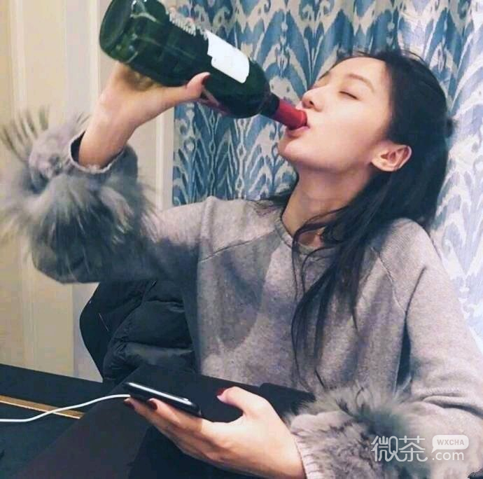 微信简洁气质阳光女头