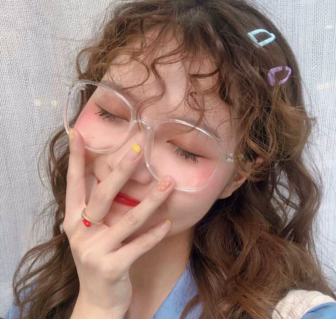 微信粉嫩青春时尚女头