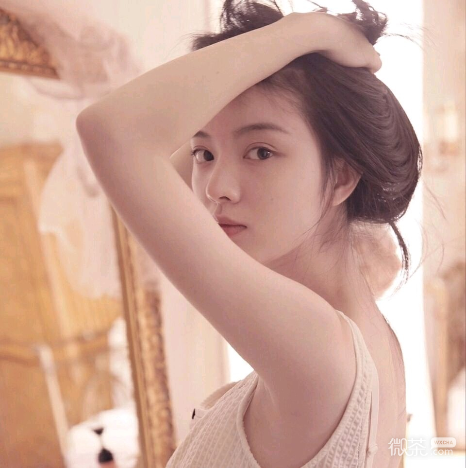 微信简洁气质阳光女头