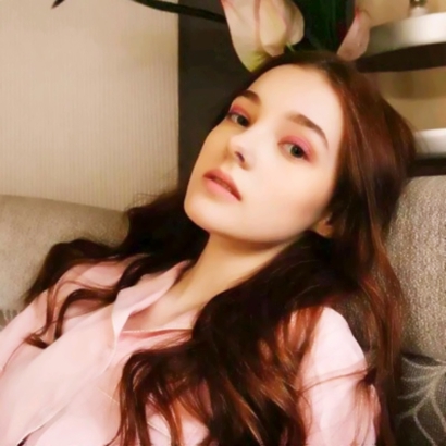 最新帅气个性微信欧美范女生头像合集下载