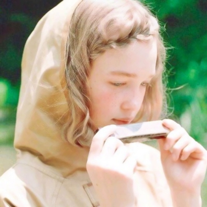 最新帅气个性微信欧美范女生头像合集下载