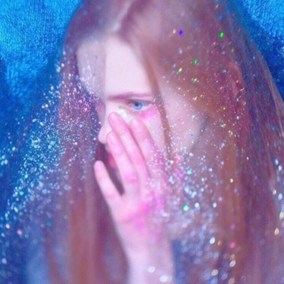 最新帅气个性微信欧美范女生头像合集下载