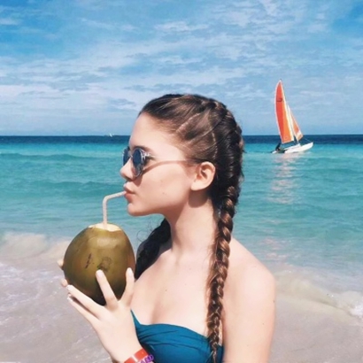 最新帅气个性微信欧美范女生头像合集下载