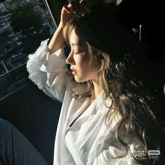微信简洁俏皮时尚女头