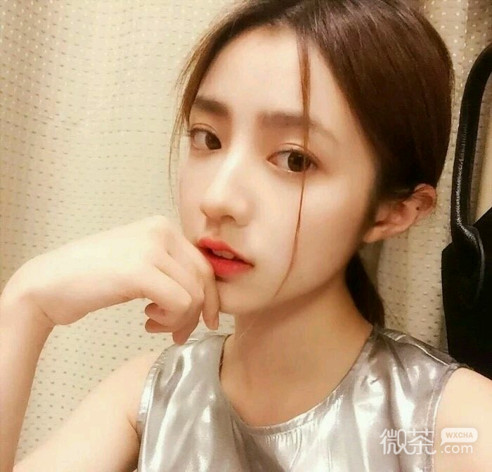 微信简洁俏皮时尚女头