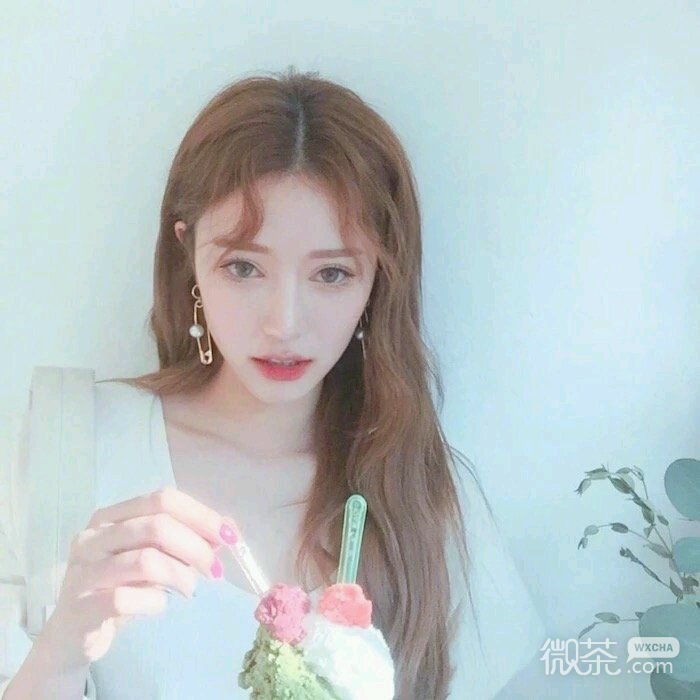 微信简洁俏皮时尚女头