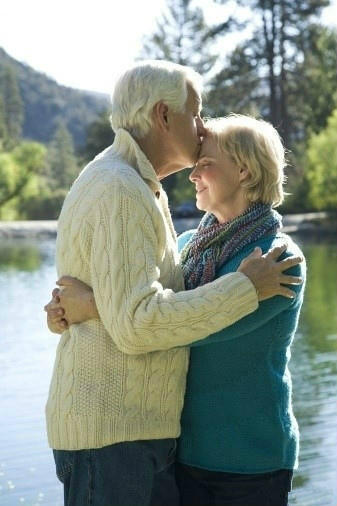 恩爱老人系列微信情侣图片合集下载