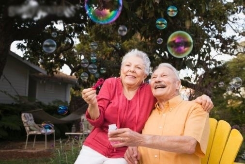 恩爱老人系列微信情侣图片合集下载