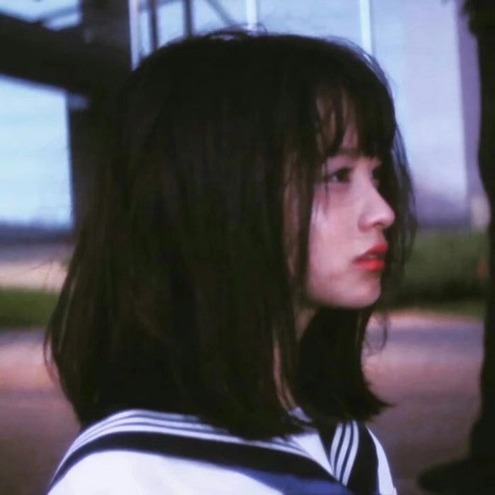 微信纯洁霸气御姐头像