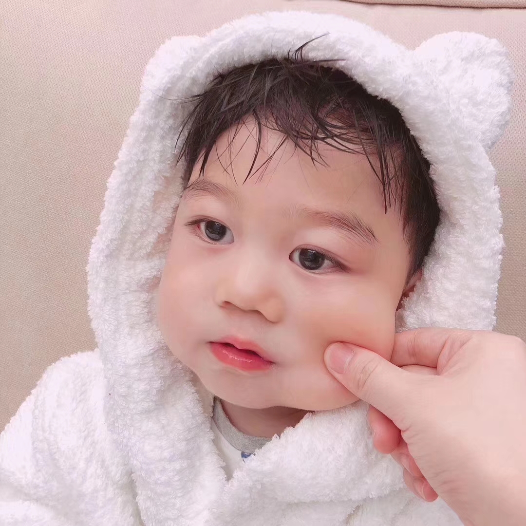 微信纯洁霸气御姐头像