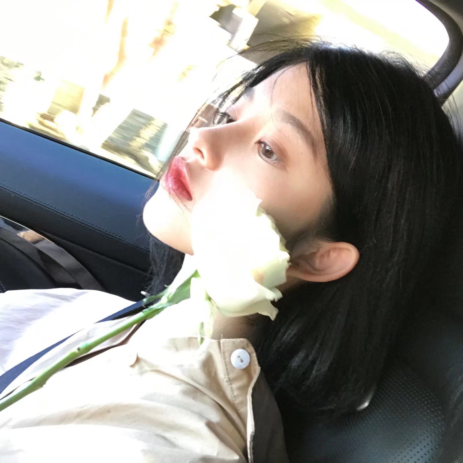 微信纯洁霸气御姐头像