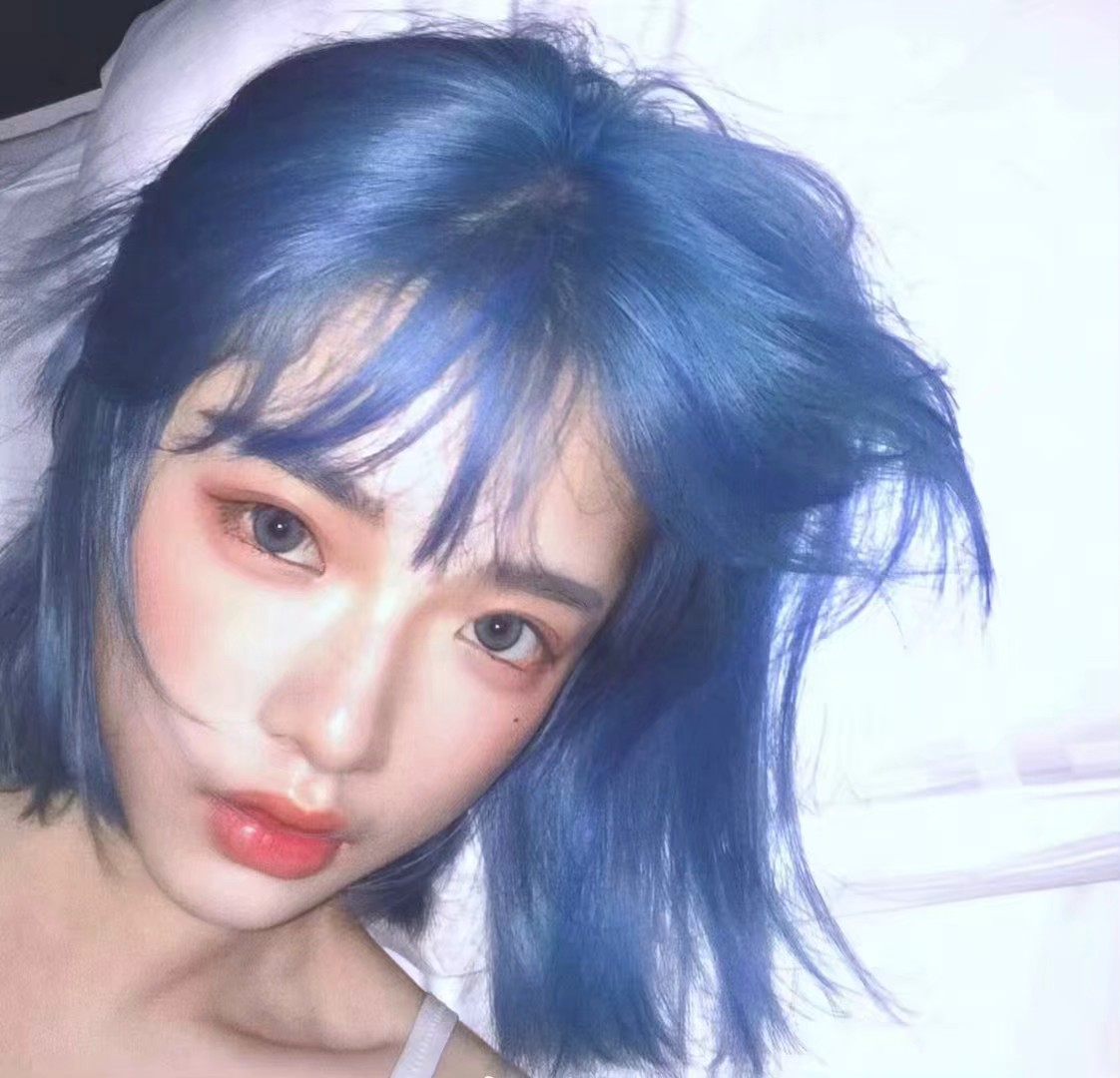 微信纯洁霸气御姐头像