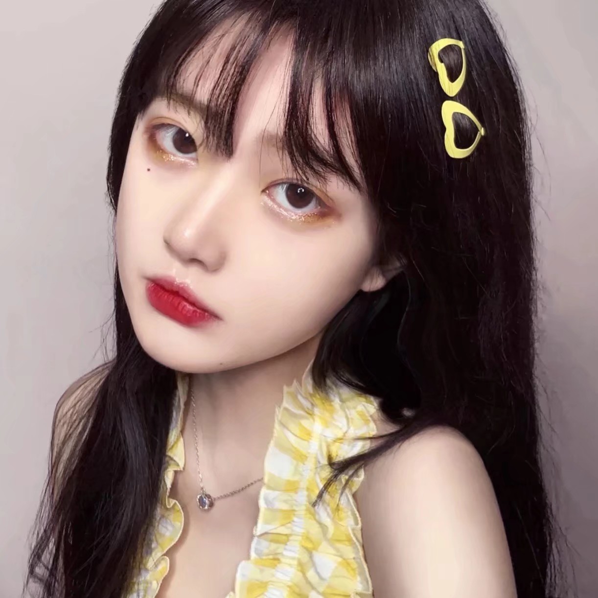 微信纯洁霸气御姐头像