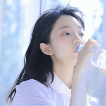 清新可人的微信唯美女生头像下载