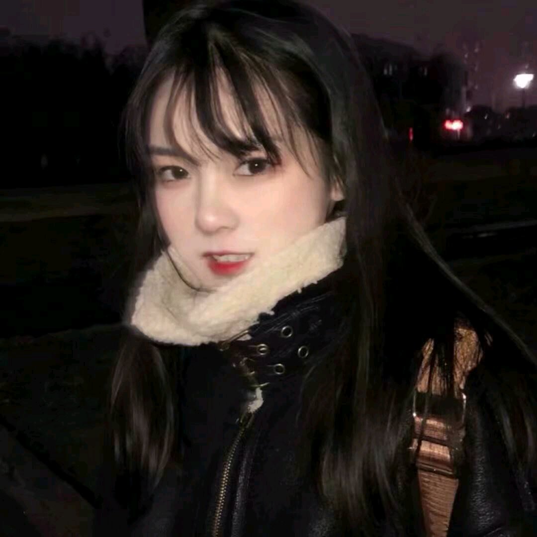 微信粉嫩文艺气质女头