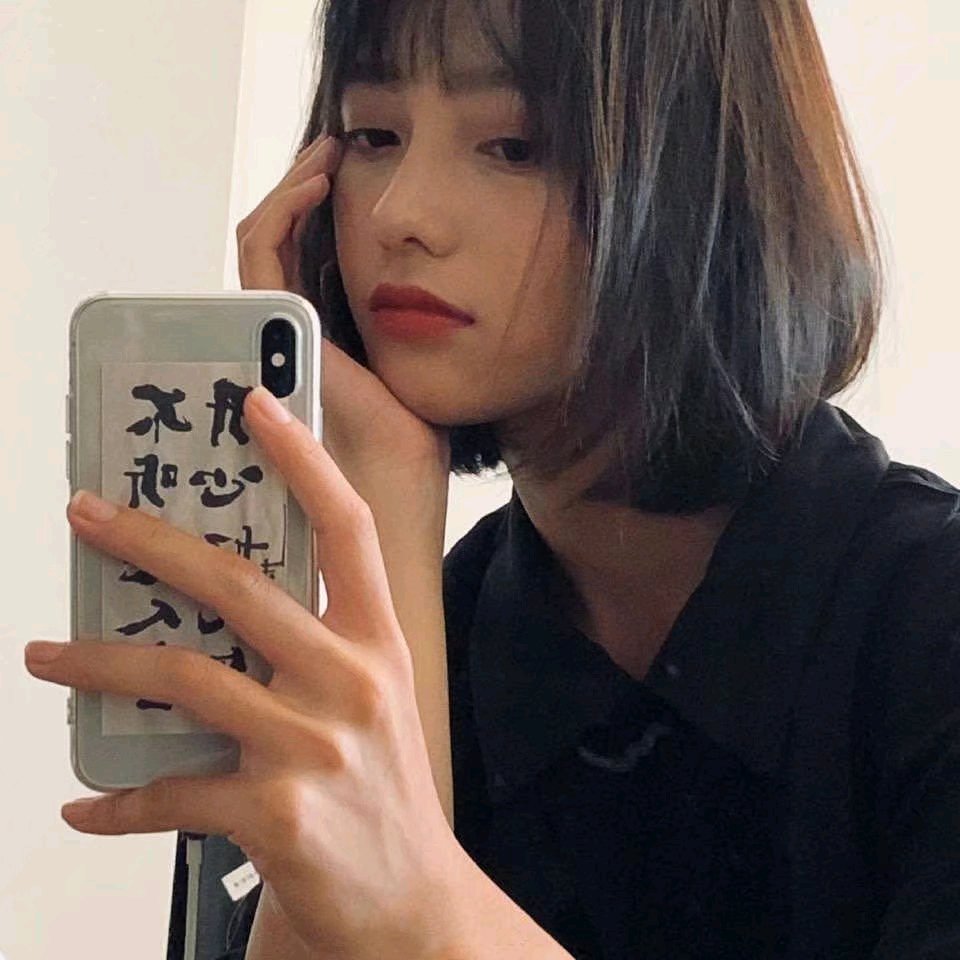 微信粉嫩文艺气质女头