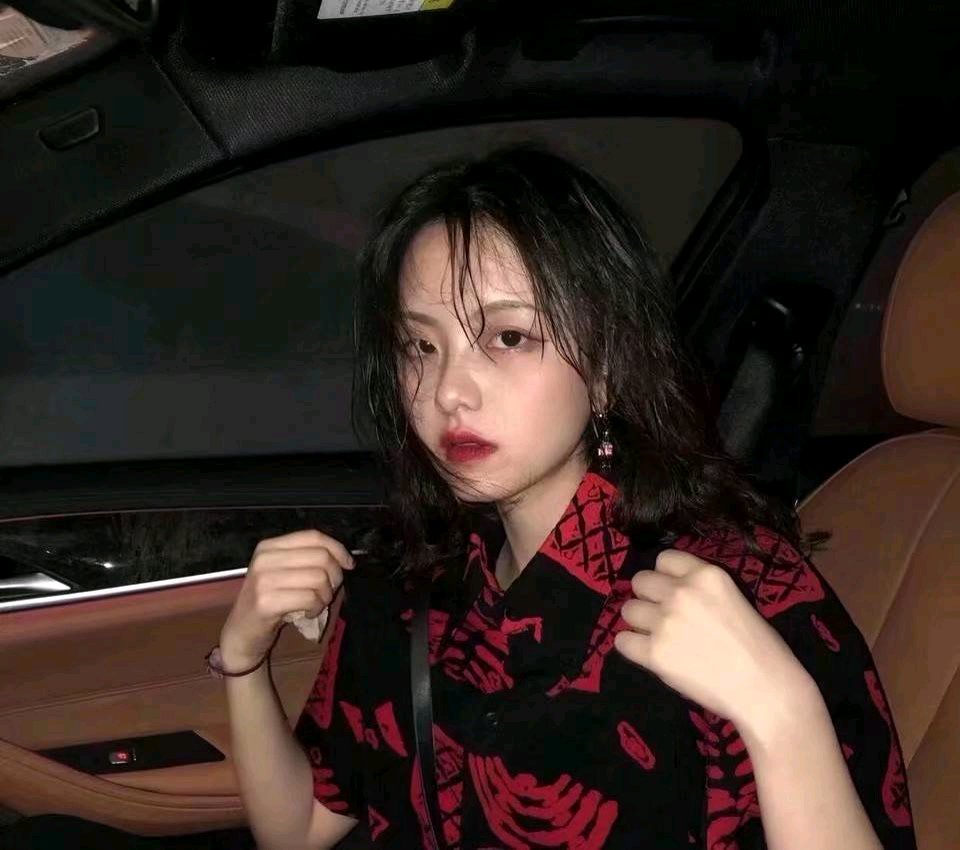 微信气质高颜值复古女头