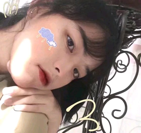 微信粉嫩文艺气质女头