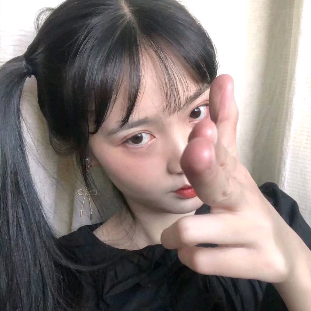 微信粉嫩文艺气质女头