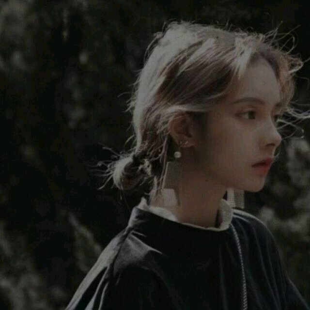 微信粉嫩文艺气质女头