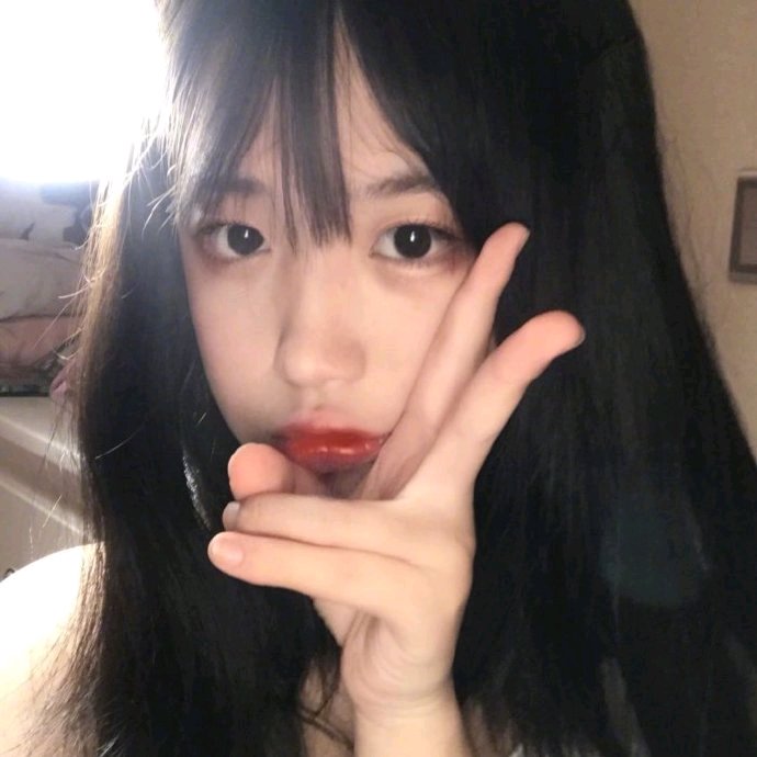 微信粉嫩文艺气质女头