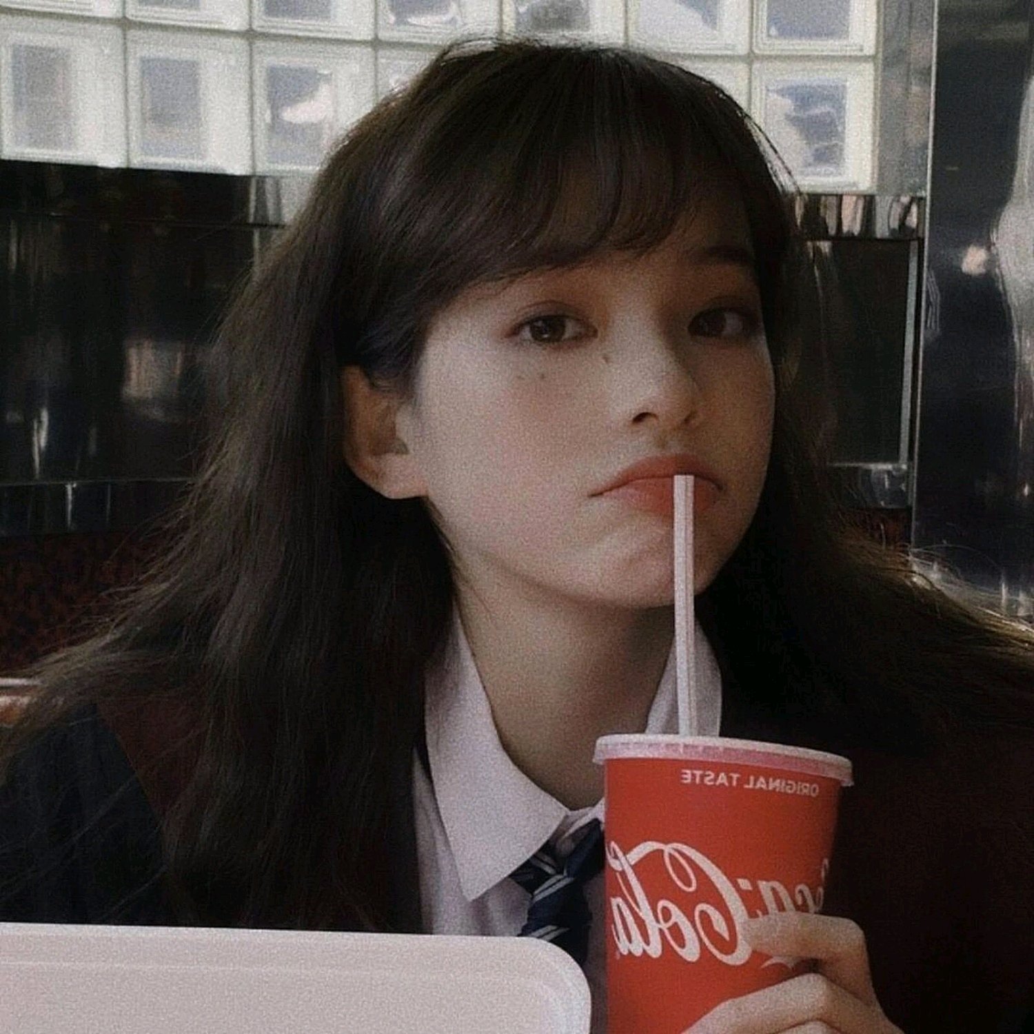 微信粉嫩文艺气质女头