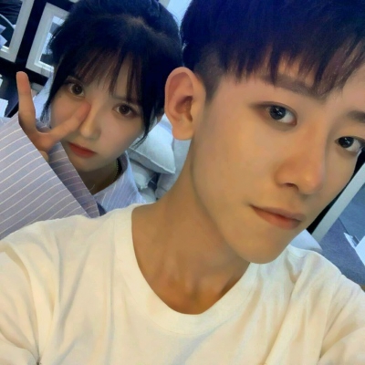 甜蜜恩爱的微信情侣头像套图下载