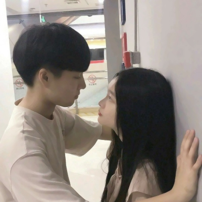 甜蜜恩爱的微信情侣头像套图下载