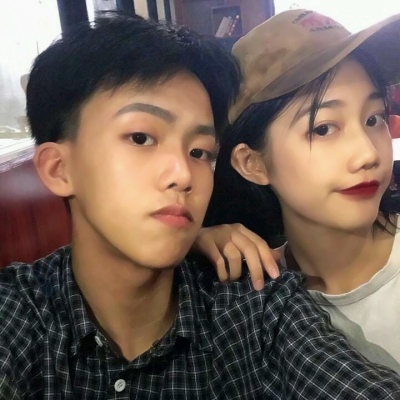 甜蜜恩爱的微信情侣头像套图下载