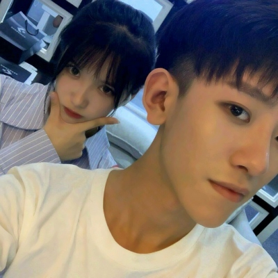 甜蜜恩爱的微信情侣头像套图下载