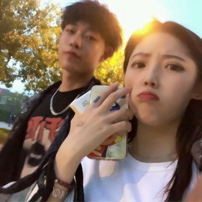 甜蜜恩爱的微信情侣头像套图下载