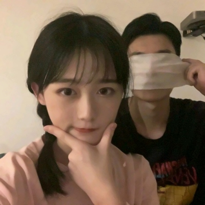 甜蜜恩爱的微信情侣头像套图下载