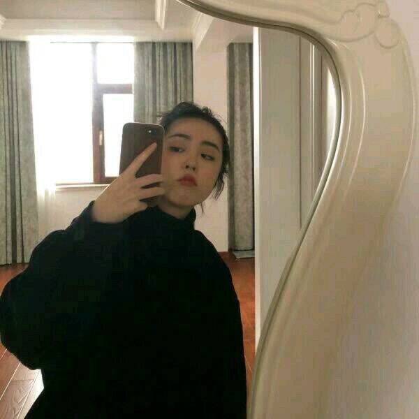 微信清新洒脱高颜值女头