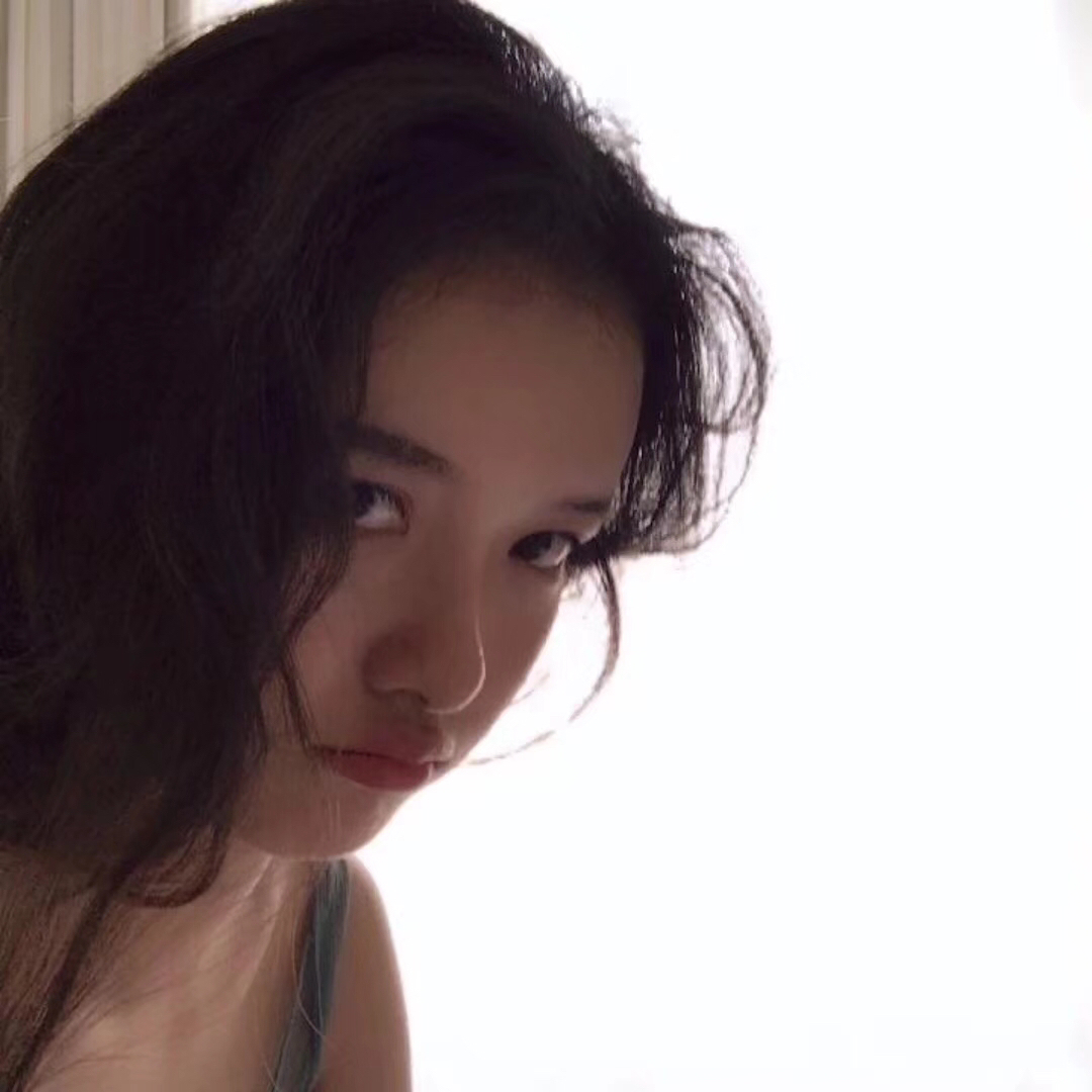 微信简洁森系性感女头