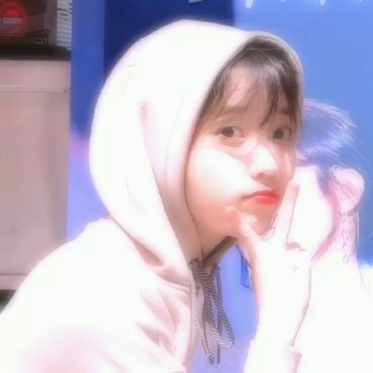 微信温馨佛系时尚女头