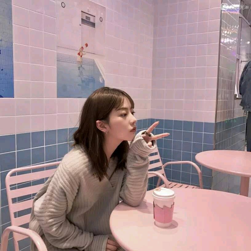 微信温馨佛系时尚女头