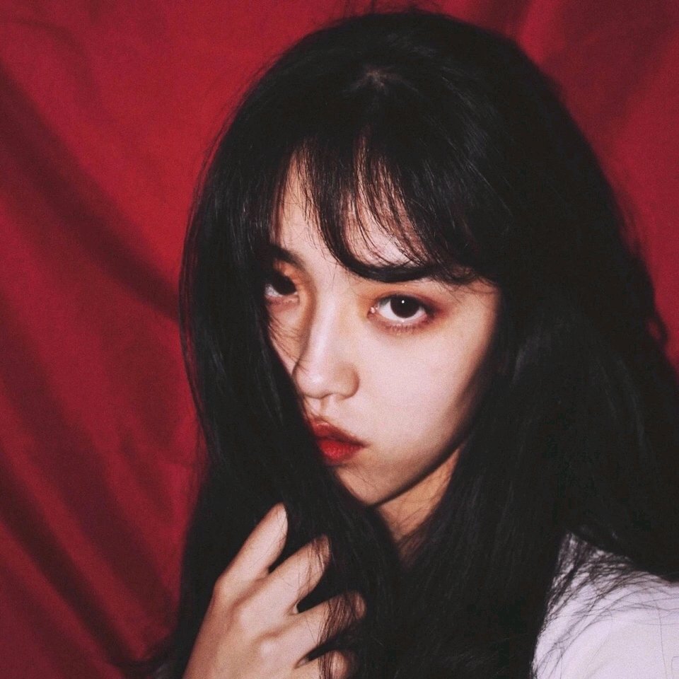 微信简洁森系性感女头