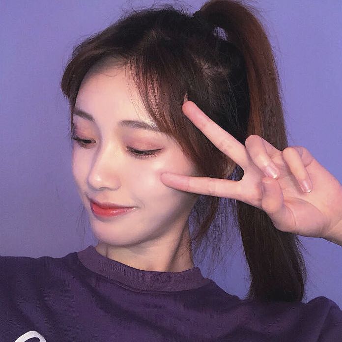 微信温馨佛系时尚女头