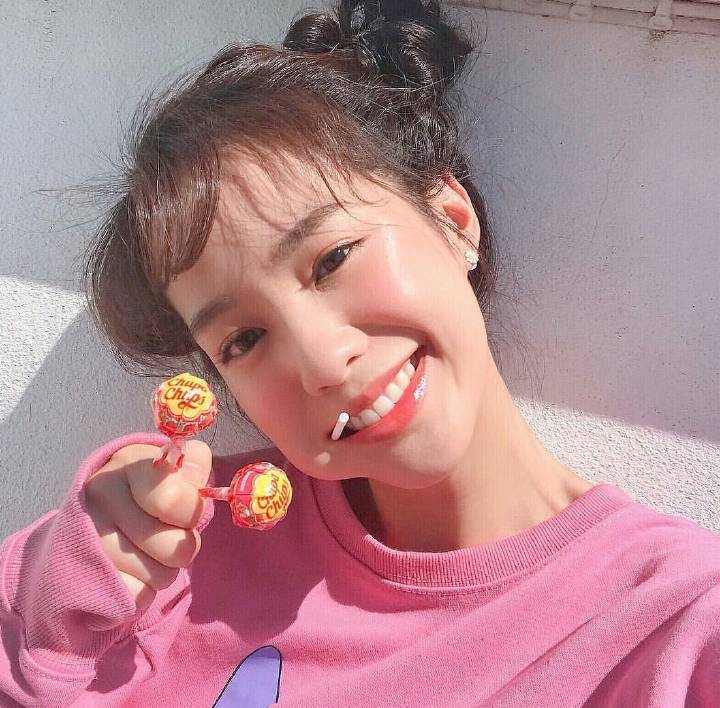 微信深沉成熟性感女头