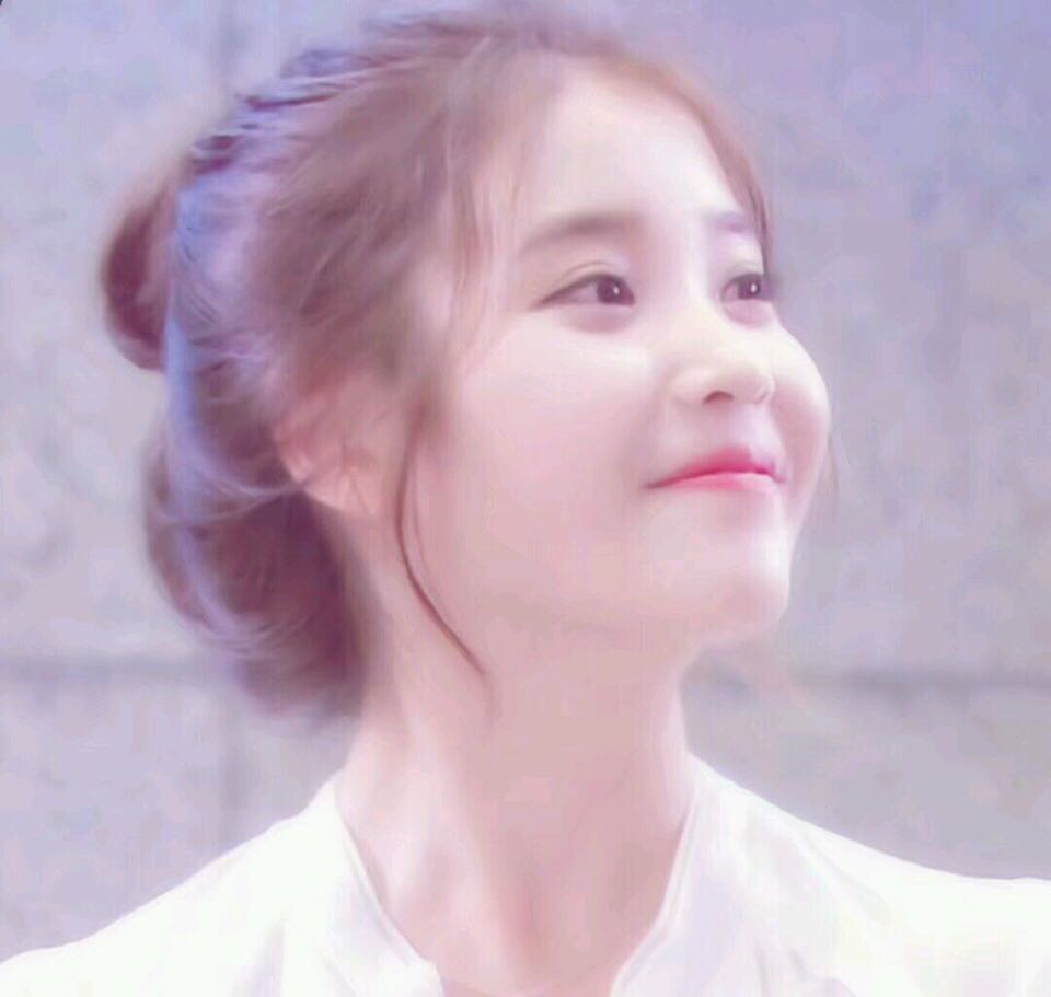 微信简洁森系性感女头