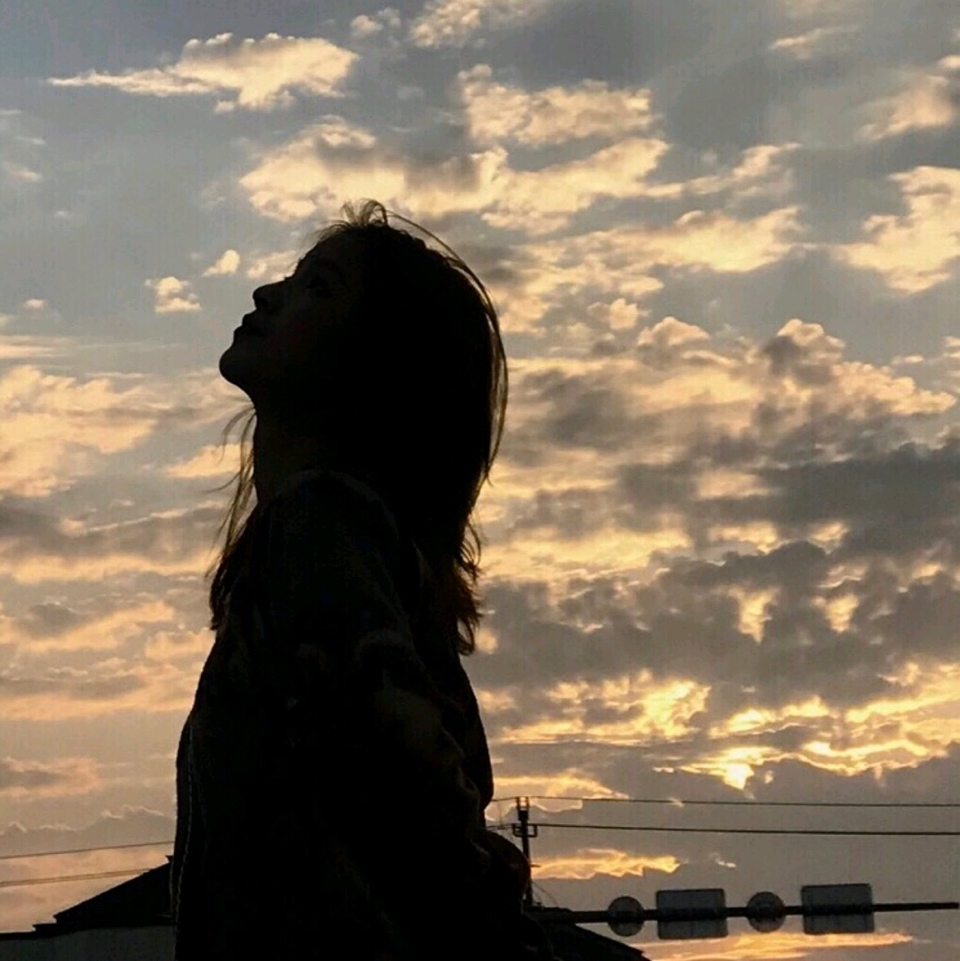 微信温馨佛系时尚女头