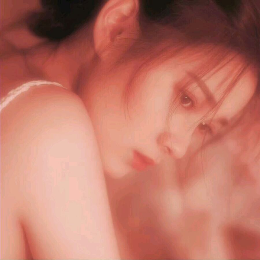 微信简洁森系性感女头