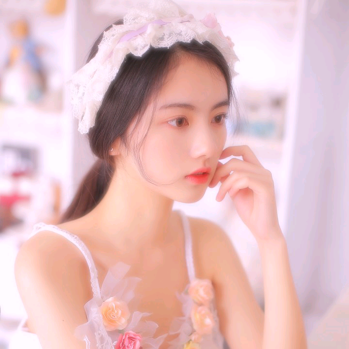 微信温馨佛系时尚女头