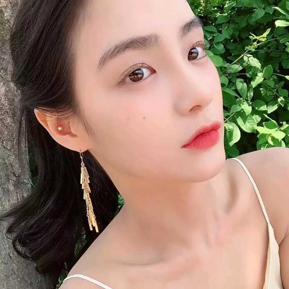 微信简洁森系性感女头