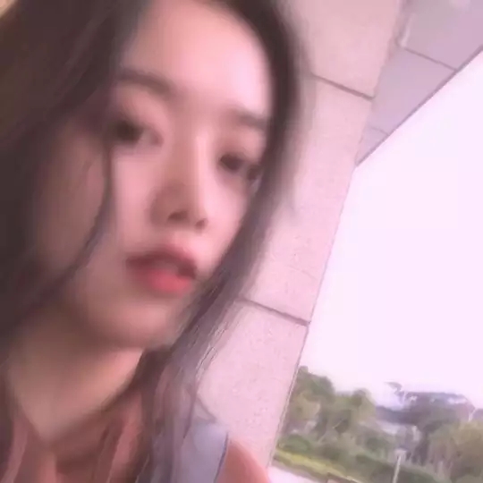 微信简洁森系性感女头