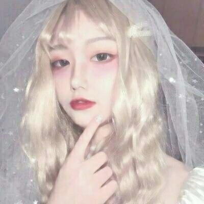 美丽个性的微信最新彩色头发女生头像下载