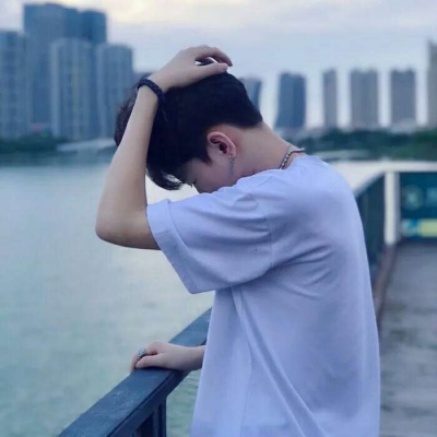 微信小清新帅气成熟男头