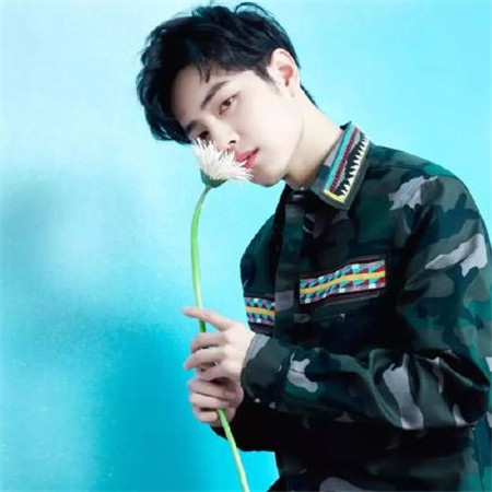 帅气男神肖战系列微信图片合集下载