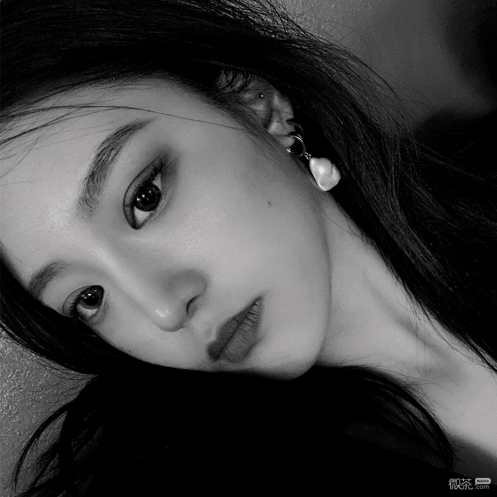 微信漂亮深沉长发女头